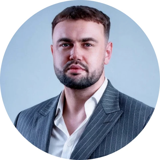 Portret: Mateusz Mołczan, Sales
